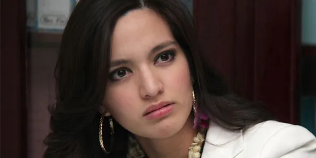 Nia Ramadhani Terharu Jenguk Ibu Melahirkan Saat Banjir