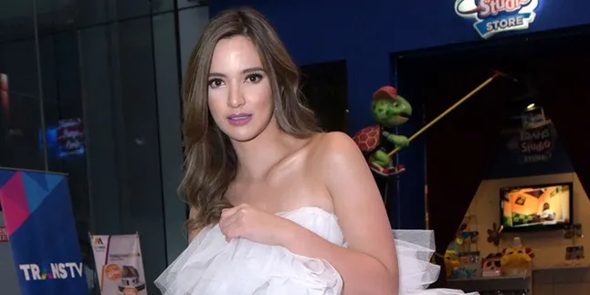 Nia Ramadhani Ungkap Ardi Bakrie Ajak Dirinya Naik Jet Pribadi Saat Masih Pacaran