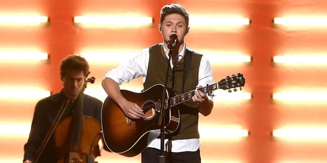 Niall Horan Mulai Tour Musim Panasnya Dengan Membawakan Lagu One Direction