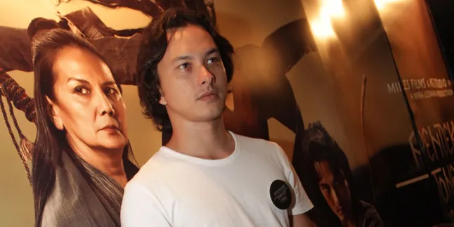 Nicholas Saputra Ternyata Gadget Freak
