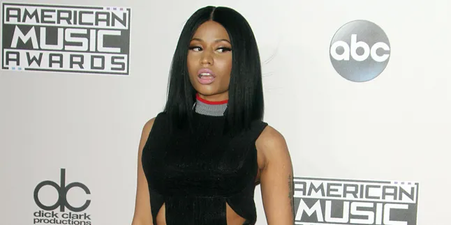 Nicki Minaj Alih Profesi Jadi Hair Stylist di 'BARBERSHOP 3'? Nicki Minaj Alih Profesi Jadi Hair Stylist di 'BARBERSHOP 3'?