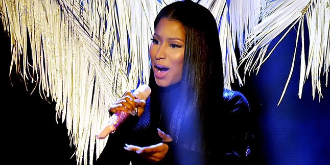 Nicki Minaj Tolak Kanye West Untuk Featuring di 'Right Thru Me'