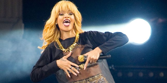 Rumor Sudah Kuat, Album Baru Rihanna Tetap Misterius