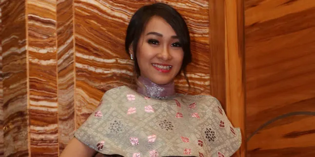 Nikah Tahun Depan, Ini Yang Bikin Felly Young dan Pacar Bersyukur