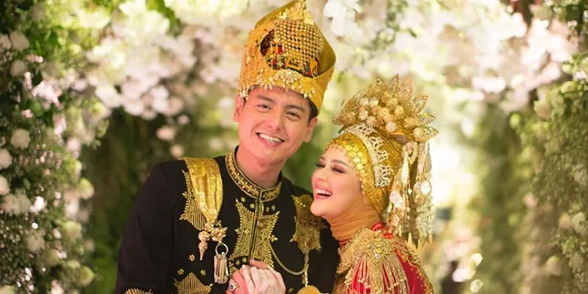 Nikahi Cut Meyriska, Roger Danuarta Lantunkan 13 Ayat Ar-Rahman Sebelum Akad Nikahi Cut Meyriska, Roger Danuarta Lantunkan 13 Ayat Ar-Rahman Sebelum Akad