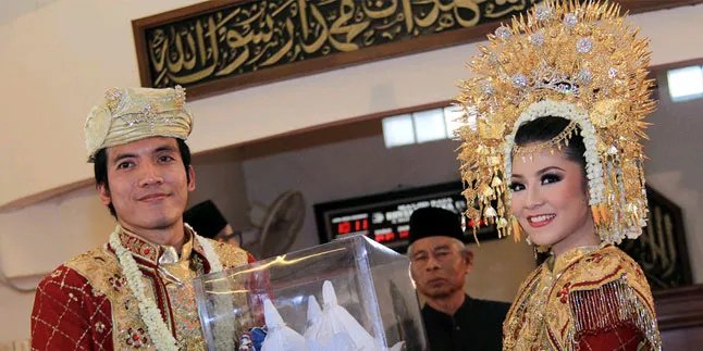 Nikahi Natasha Rizki, Desta Dicela Sahabat-Sahabatnya