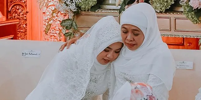 Nikahkan Anak, Gubernur Khofifah Uji Calon Menantu Baca Surat Al Fatihah