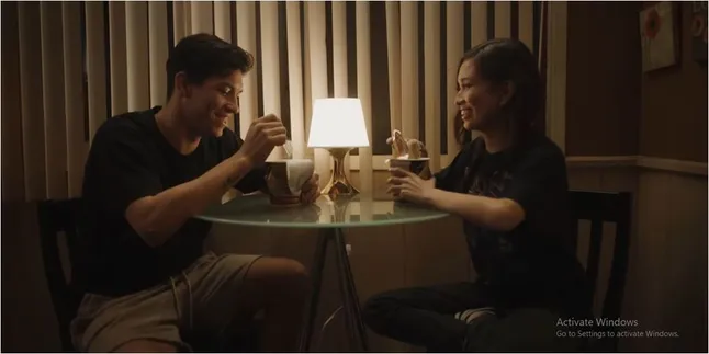 Niki Zefanya Rilis Video Musik Terbaru Bertajuk 'La La Lost You', Bikin Heboh Netizen Dengan Adegan Santap Mie Sedaap