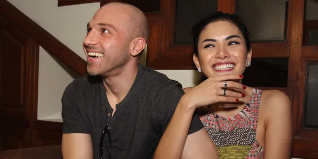Nikita Mirzani Jadi Satu Dari 7 Artis Diramal Cerai Tahun Ini? Nikita Mirzani Jadi Satu Dari 7 Artis Diramal Cerai Tahun Ini?