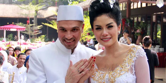 Nikita Mirzani Kunjungi Mertua di New Zealand