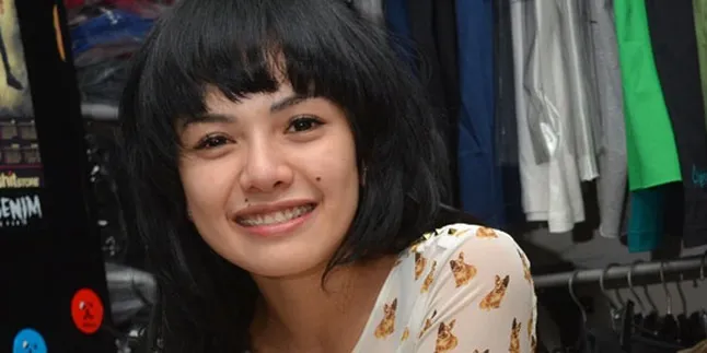 Nikita Mirzani: Nggak Ada Angle 'Ngangkang' di Foto Saya