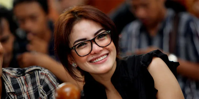 Nikita Mirzani Rayakan Ultah di Panti Asuhan Nikita Mirzani Rayakan Ultah di Panti Asuhan