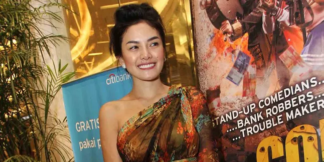 Nikita Mirzani Siapkan Nama Arab Untuk Calon Bayi Nikita Mirzani Siapkan Nama Arab Untuk Calon Bayi