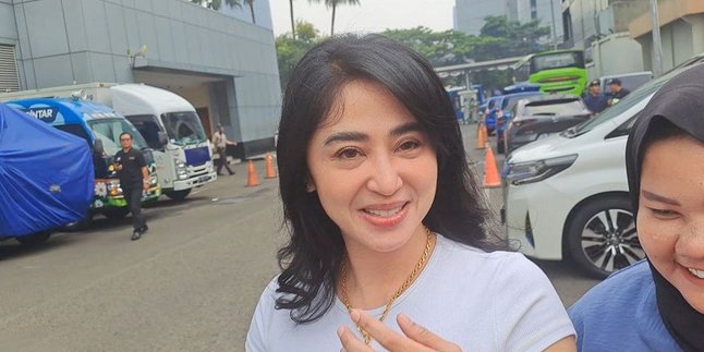 Nikita Mirzani Mentions Her Boyfriend's Salary and Claims She Used to be a Prostitute, Dewi Perssik Gives a Sharp Message