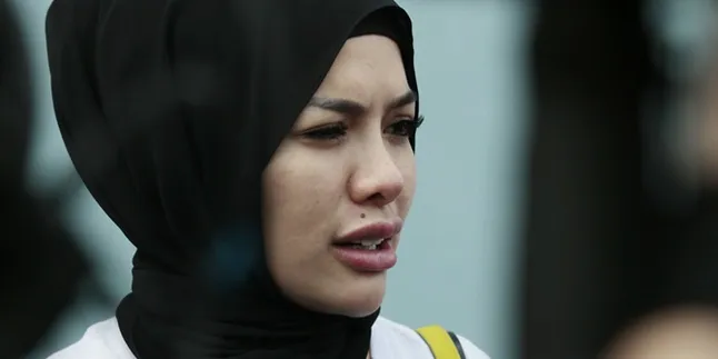 Nikita Mirzani Tunggu Ganti Rugi Setelah Sam Aliano Ditetapkan Jadi Tersangka Nikita Mirzani Tunggu Ganti Rugi Setelah Sam Aliano Ditetapkan Jadi Tersangka