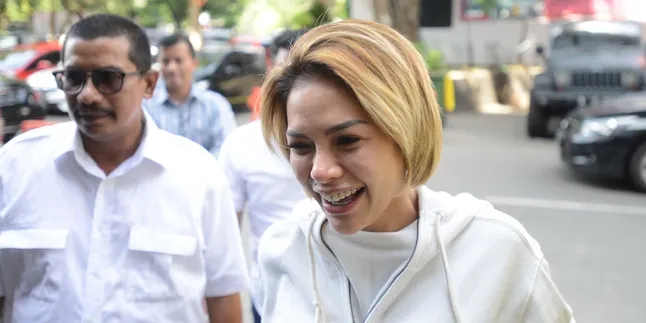 Nikita Mirzani Unggah Video Saat Periksa Kehamilan, Curhat Soal Jahatnya Netizen