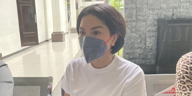 Nikita Mirzani Ungkap Alasan Putus dari John Hopkins, Karena Masalah Waktu Nikita Mirzani Ungkap Alasan Putus dari John Hopkins, Karena Masalah Waktu