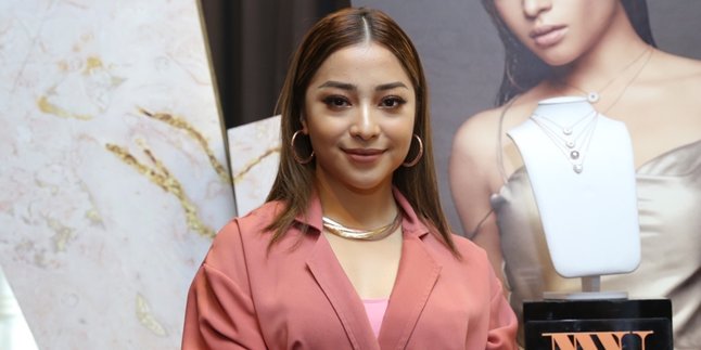 Nikita Willy Engaged to Indra Priawan, Luna Maya and Other Celebrities Also Share the Joy