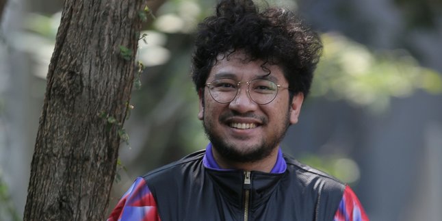 Enjoying Kapanlagi Buka Bareng, Kunto Aji Reveals Creative Things while at Home