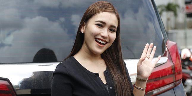 Enjoy a Week Vacation in Moscow, Ayu Ting Ting Feels Happy and Enjoy