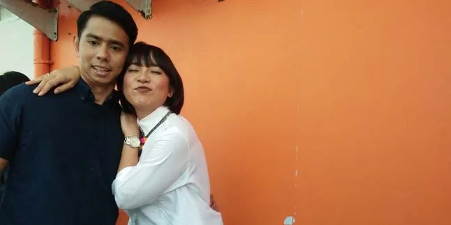 Nikmati Masa Pacaran, Fitri Tropica & Suami Santai Soal Anak