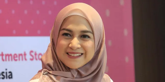 Nina Zatulini Akui Lebay Waktu Hamil Anak Pertama, Kenapa Ya? Nina Zatulini Akui Lebay Waktu Hamil Anak Pertama, Kenapa Ya?