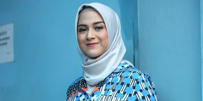 Nina Zatulini Diprotes Saat Curhat Soal Pesawat Rusak Yang Ditumpangi Suami