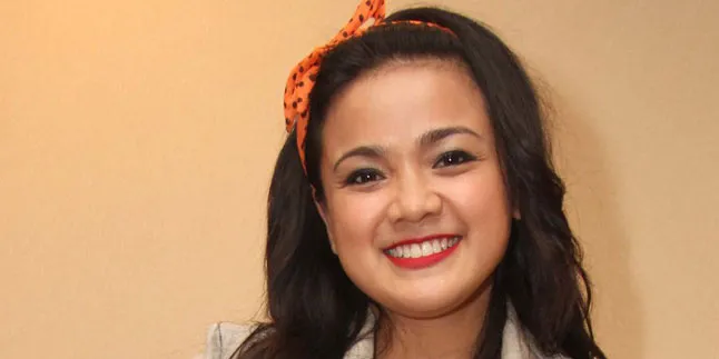 Nirina Zubir Angkat Topi Buat Coboy Junior