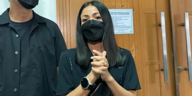 Nirina Zubir Ungkap Kecewa dengan Hasil Tuntutan Kasus Mafia Tanah yang Dialami Keluarganya Nirina Zubir Ungkap Kecewa dengan Hasil Tuntutan Kasus Mafia Tanah yang Dialami Keluarganya