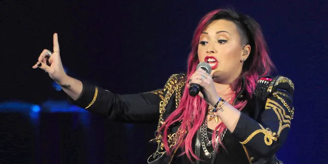 No Make-Up, Kecantikan Alami Demi Lovato Bakal Buyarkan Harimu! No Make-Up, Kecantikan Alami Demi Lovato Bakal Buyarkan Harimu!