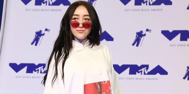 Noah Cyrus Mengatasi Kegelisahan dan Depresinya di Album Baru