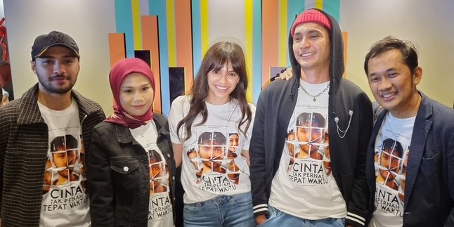 Watch the Movie 'LOVE NEVER ARRIVES ON TIME', Refal Hady Admits His Feelings Are Mixed and It Has a Deep Meaning