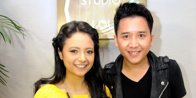 Nonton Film, Rangga SMASH Gandeng Cewek