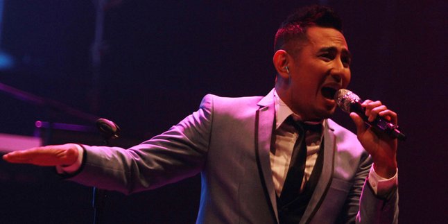 Nonton Konser, Indy Barends Nilai Rio Febrian Penyanyi Yang Fokus