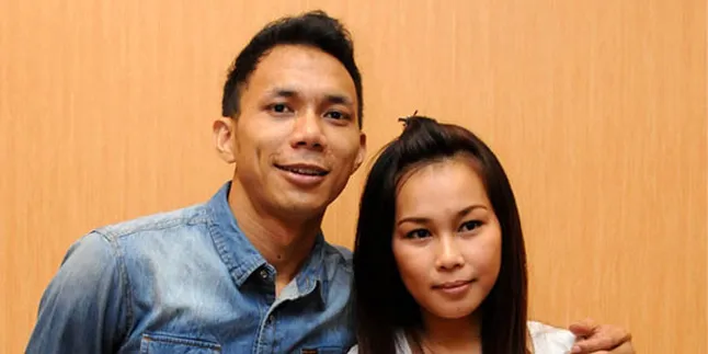Norman Kamaru dan Istri Saling Percaya