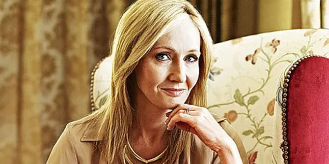 Novel Baru JK Rowling, Dari Kelas Sosial Sampai Seksualitas Remaja
