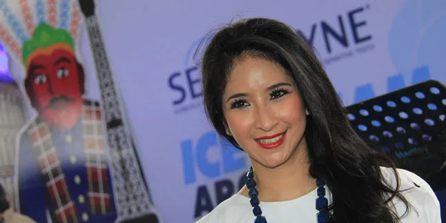 Novita Angie Sedih Anak Tak Makan Es Krim Karena Masalah Gigi