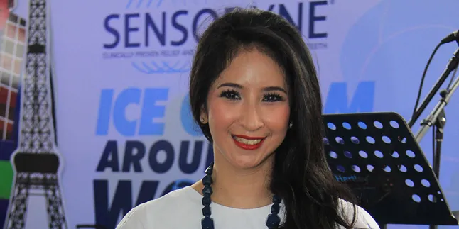 Novita Angie Yakin Penembak Kucing Alami Depresi