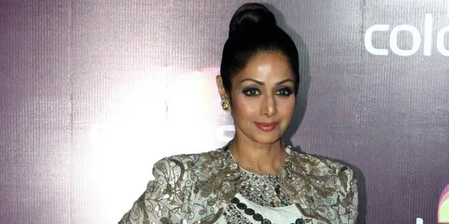 Jadi Cover Majalah, Sridevi Tampil Awet Muda dan Elegan