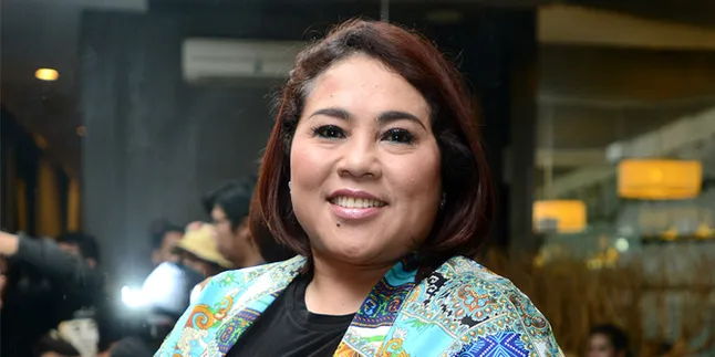 Nunung Ceritakan Alasan Kenapa Dirinya Selalu Ngompol di Panggung
