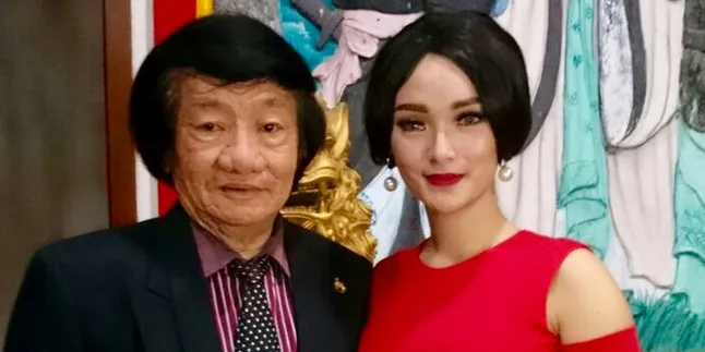 Nyanyi Lagu Mandarin, Zaskia Gotik Deg-Degan