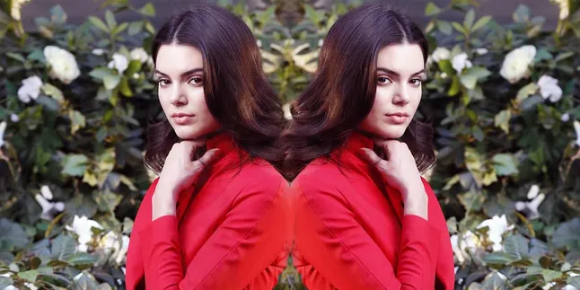 Nyaris Telanjang, Pose 'Gagah' Kendall Jenner Saingi Kim K!