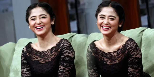 Nyoblos di Rutan, Dewi Perssik Bareng Nunun Nurbaeti