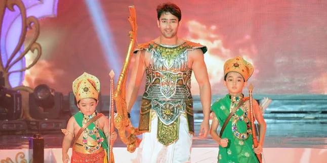 Obat Kangen! Lagi Happy, Shaheer Asyik Selfie Ganteng Dalam Mobil Obat Kangen! Lagi Happy, Shaheer Asyik Selfie Ganteng Dalam Mobil
