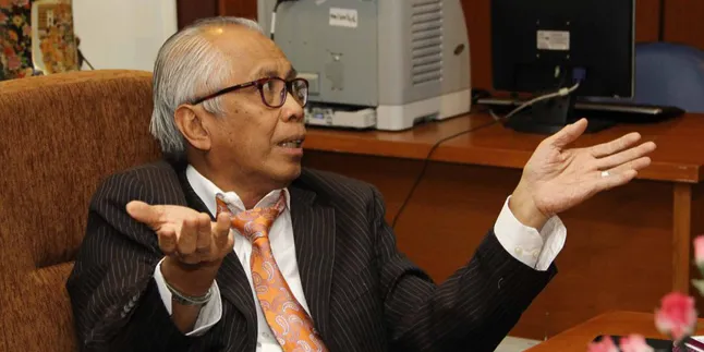 OC Kaligis Dianggap Tanpa Permisi Tangani Kasus Marshanda OC Kaligis Dianggap Tanpa Permisi Tangani Kasus Marshanda