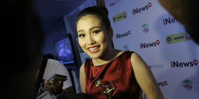 Ogah Bermewahan, Ayu Ting Ting Ultah ke-23 Bareng Anak Yatim