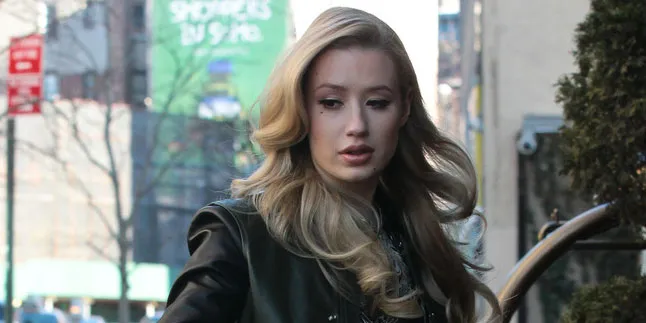 Ogah Bocorkan Kejutan, Iggy Azalea Akan Segera Menikah?