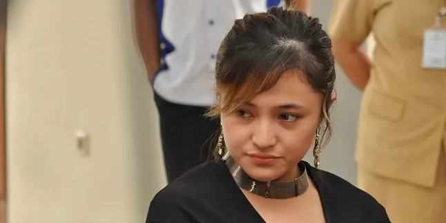 Ogah Temui Wartawan, Ayah Marshanda Keluar Panti Sosial Diam-Diam Ogah Temui Wartawan, Ayah Marshanda Keluar Panti Sosial Diam-Diam