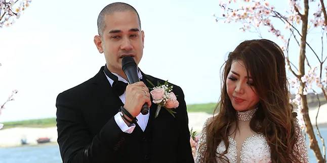 Okan Kornelius Sebut Perjalanan Asmaranya Dengan Mey Lee Seperti Sinetron Okan Kornelius Sebut Perjalanan Asmaranya Dengan Mey Lee Seperti Sinetron
