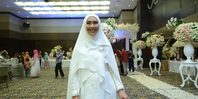 Oki Setiana Dewi Berangkat ke Spanyol Untuk Bantu Bangun Masjid Oki Setiana Dewi Berangkat ke Spanyol Untuk Bantu Bangun Masjid